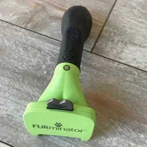 Furminator deshedding tool